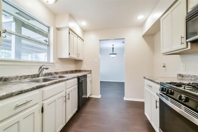 Building Photo - 7206 Gallant Glen Ln