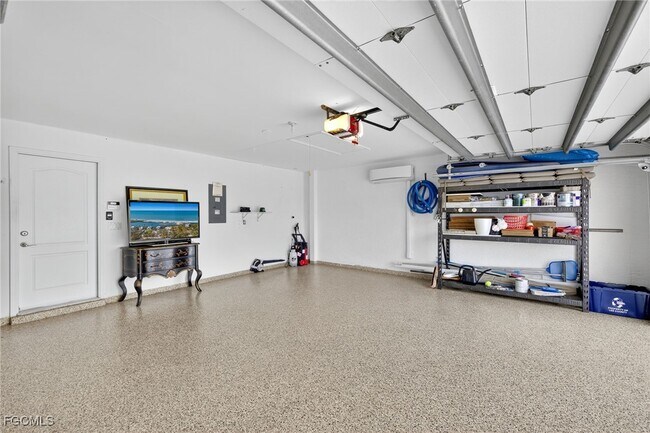 Building Photo - 8350 Trentwood Ct