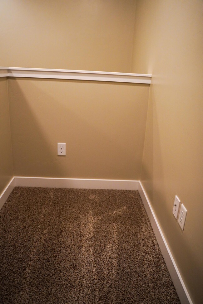 Building Photo - 528 Fox Chase Dr