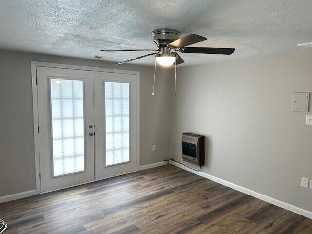 Building Photo - 4033 Pineview Dr NW