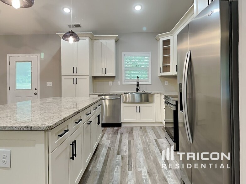 Building Photo - 7841 Melanie Dr