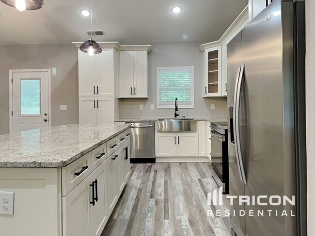 Building Photo - 7841 Melanie Dr