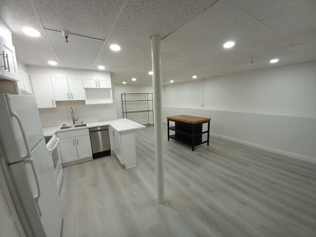 Building Photo - 51 Boardman Pl