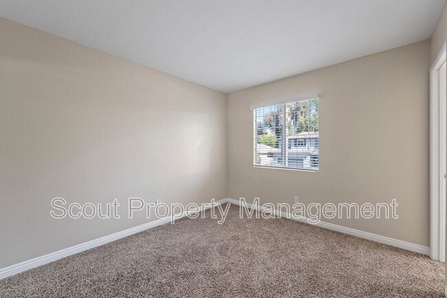 Building Photo - 43093 Teramo St