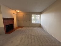 Building Photo - Prime Location! 1 bed 1 bath apartment near Sloan's Lake and Main Street Edgewater **Move-In Cred...