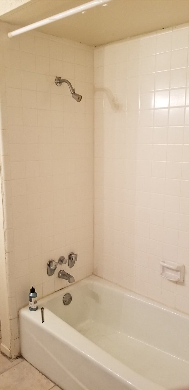 Building Photo - 10822 Lynbrook Dr