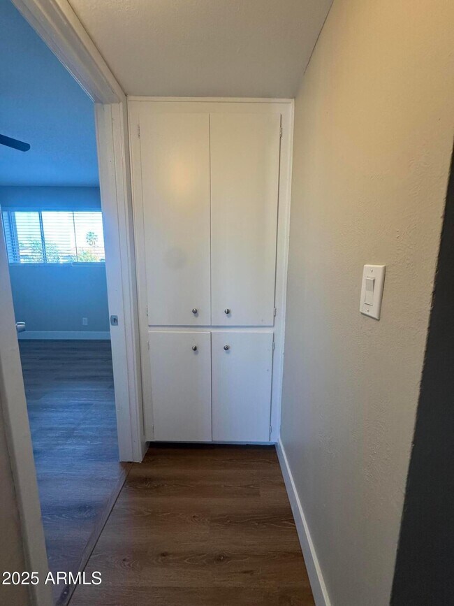 Building Photo - 2020 E Arbor Ave