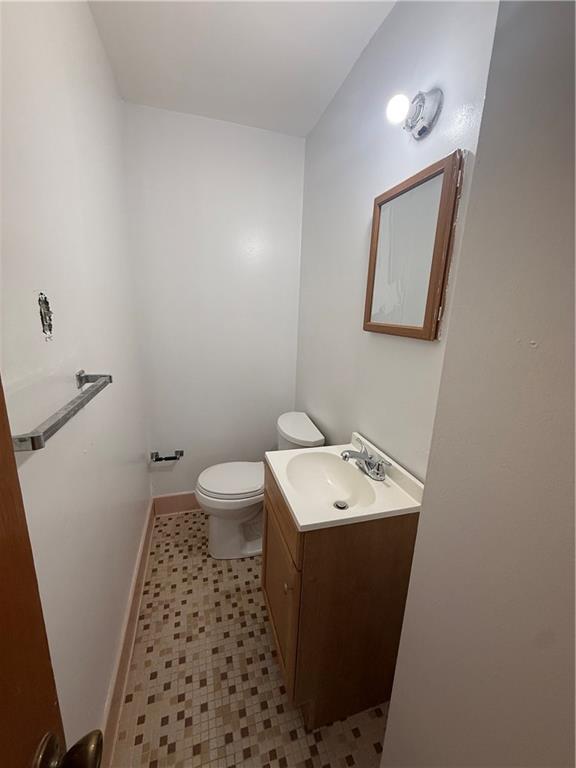 Building Photo - 2308 Crestwood Cir