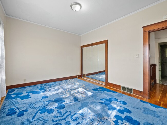 Building Photo - Beautiful craftsman style farmhouse outsid...