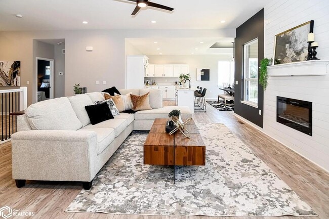 Building Photo - 2505 N Terrace Dr