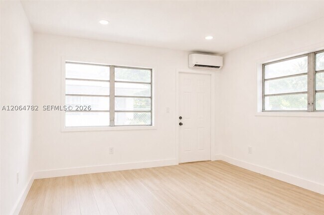 Building Photo - 355 NE 55th St
