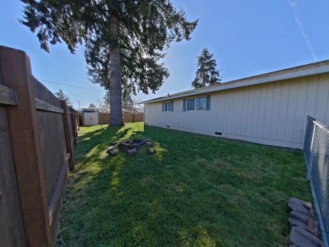 Building Photo - Charming 2 bedroom House in Junction City