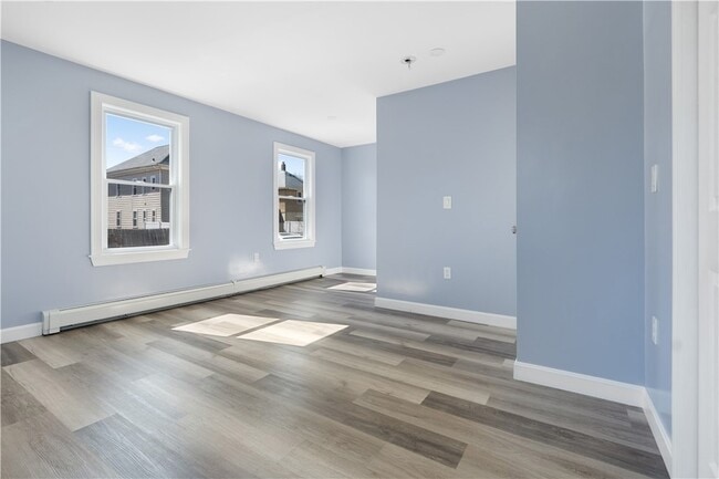 Building Photo - 167 Baxter St