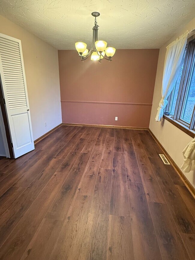 Building Photo - Beautiful Home in Rivercrest - Daleville