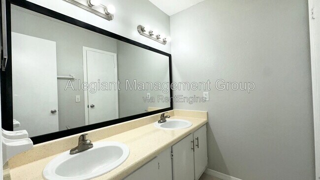 Building Photo - 655 Trinidad Ct