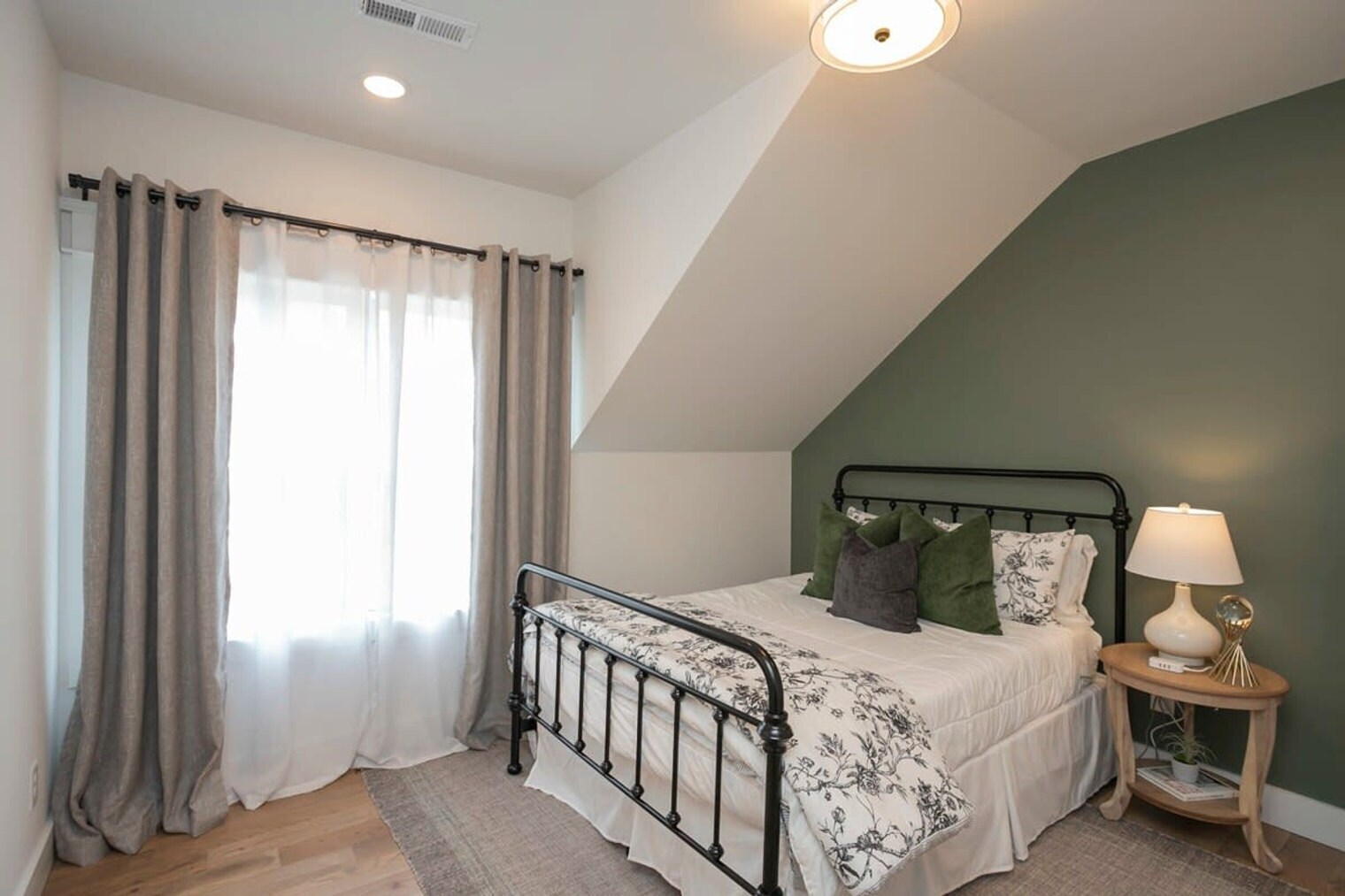 Building Photo - 106 Walnut Hill Dr