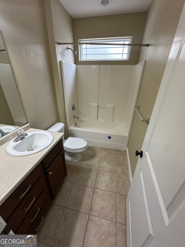 Building Photo - 101 Waters Edge Dr