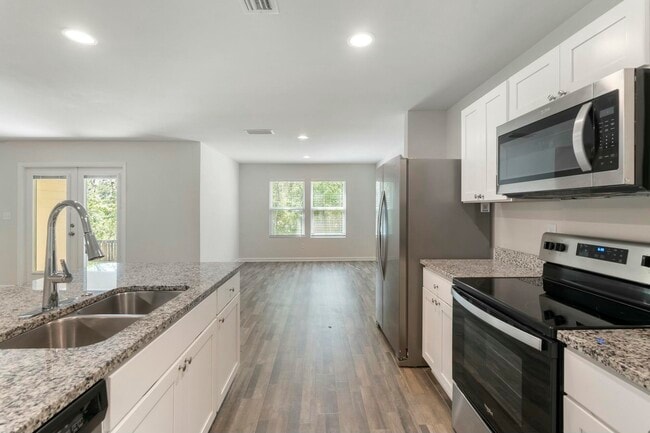 Building Photo - 610 Riverwalk Cir