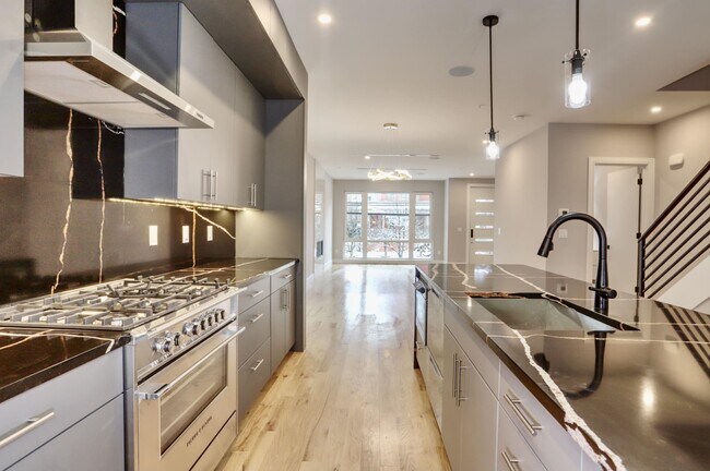 Primary Photo - 279 Lafayette Ave