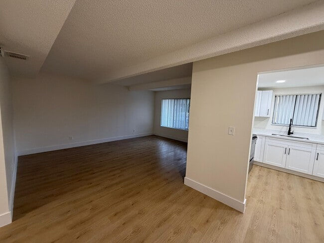 Building Photo - 1105 S Flagler Ave