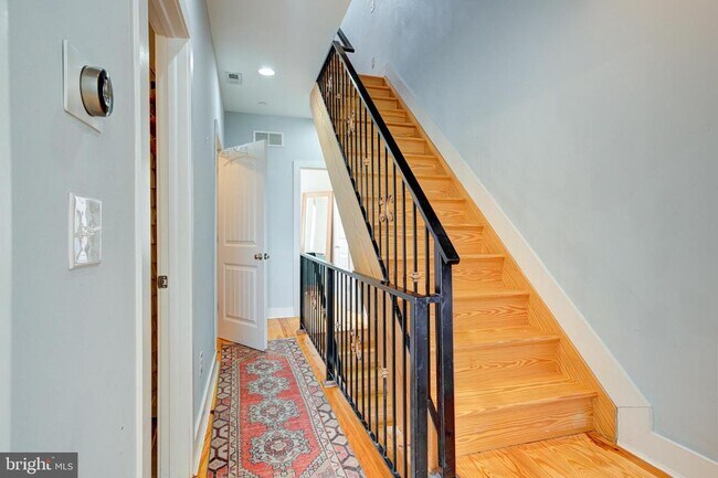 Building Photo - 1509 Dorrance St