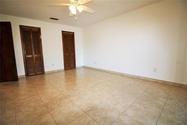 Building Photo - 120 Valmora Dr