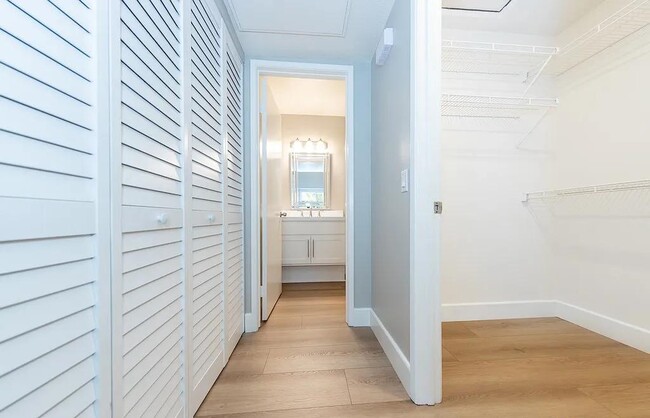 Building Photo - 28107 Caldaro