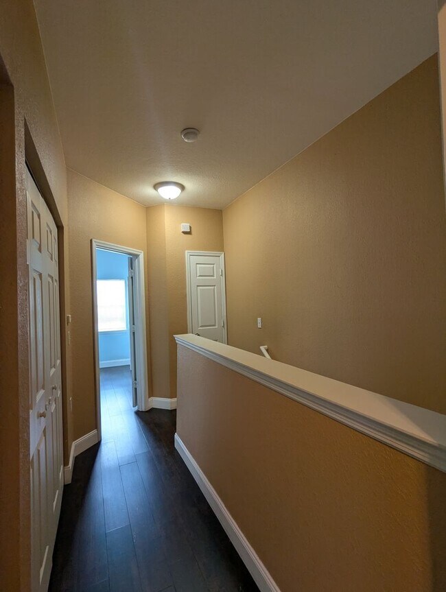 Building Photo - 2 Bedroom / 2.5 Bathroom Townhome – Magnolia Place