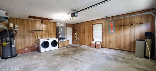 Building Photo - 940 Smokerise Blvd
