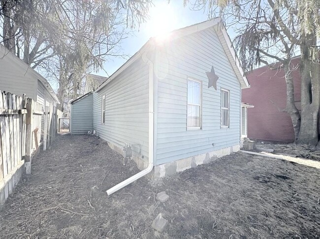 Building Photo - 2708 7th Ave