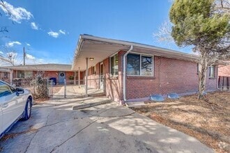 Building Photo - $1,885.00 - 4 Beds, 2 Bath, Duplex in Litt...