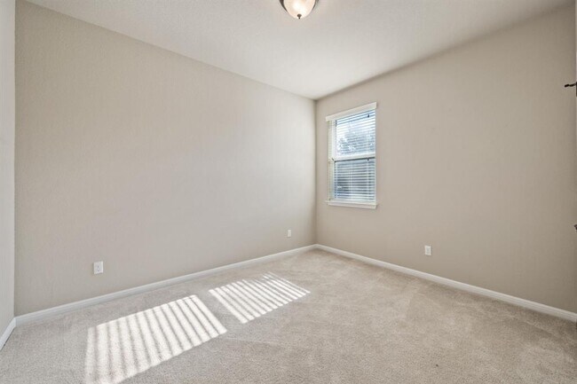 Building Photo - 209 Rock Vista Run