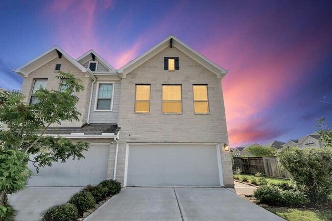 Building Photo - 2518 Terrace Point Dr