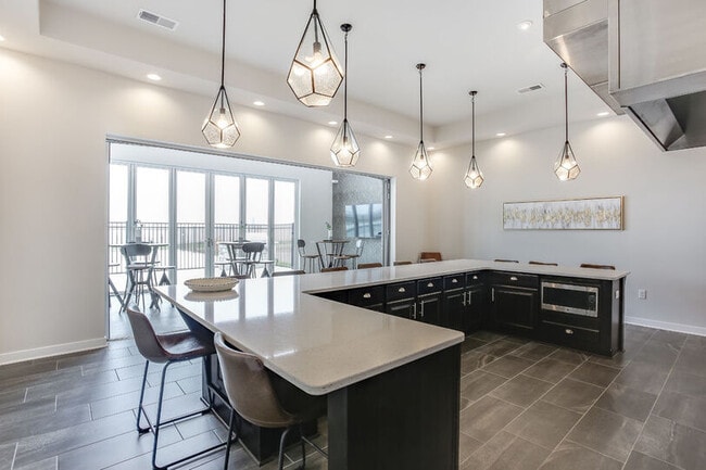 Building Photo - 3960 S Lake Dr