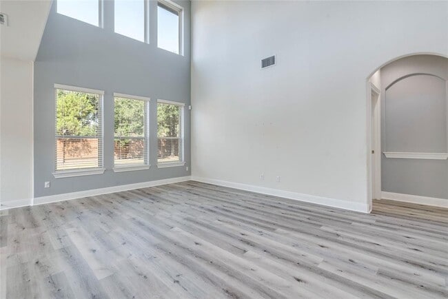 Building Photo - 5728 Siragusa Dr