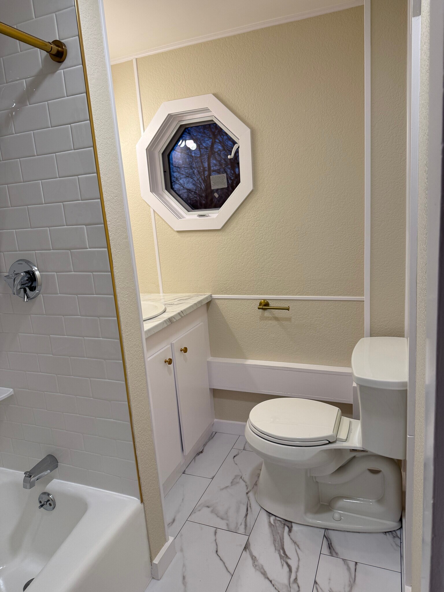 Building Photo - 60 Redington St