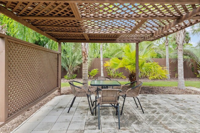 Building Photo - 4 Susan Pl