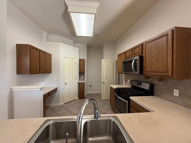 Building Photo - 17825 Madden Dr