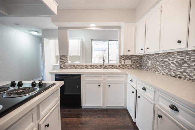 Building Photo - 13314 Ravensway Dr