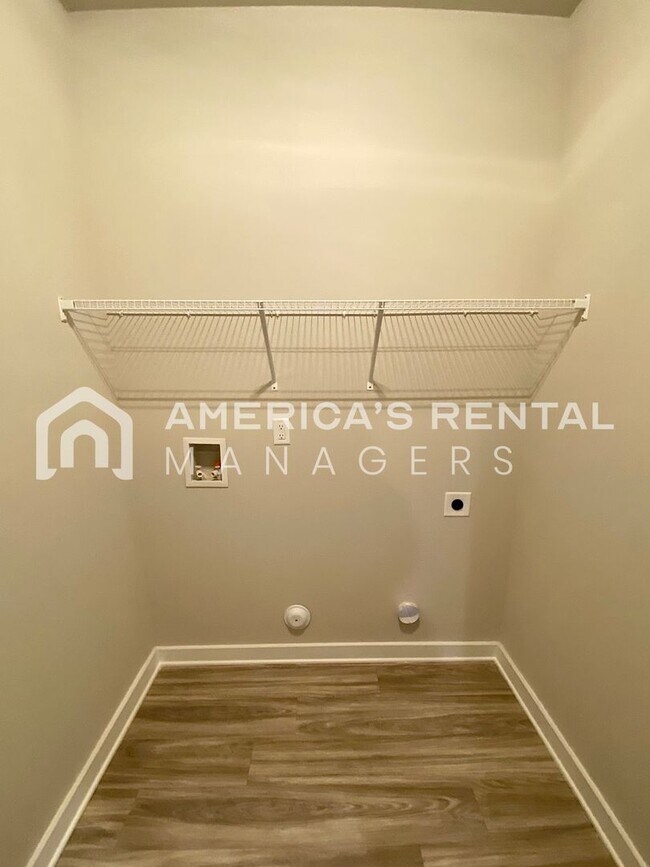 Building Photo - Spacious Home for Rent in Weaver AL... Ava...