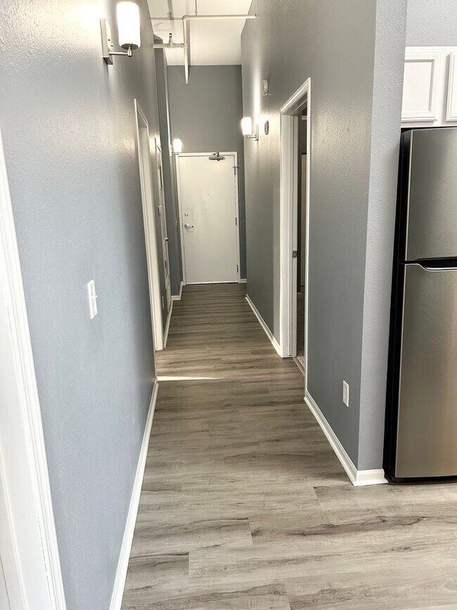 Building Photo - Limited time special! Stylish finishes in ...
