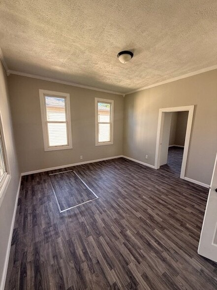 Building Photo - 329 Taylor Ave