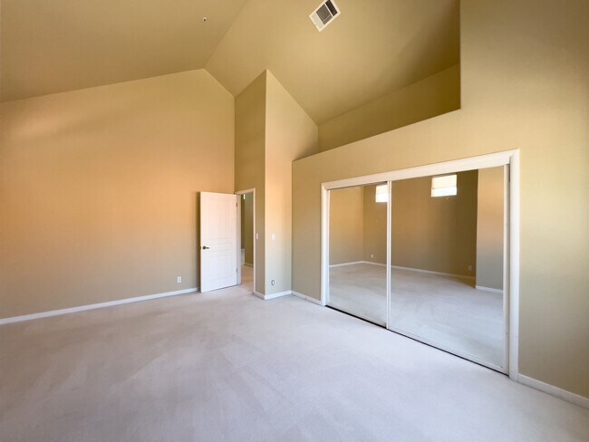Building Photo - Gorgeous three bedroom North Napa home wit...