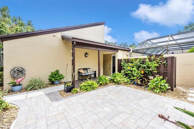 Building Photo - 3905 Glen Oaks Manor Dr
