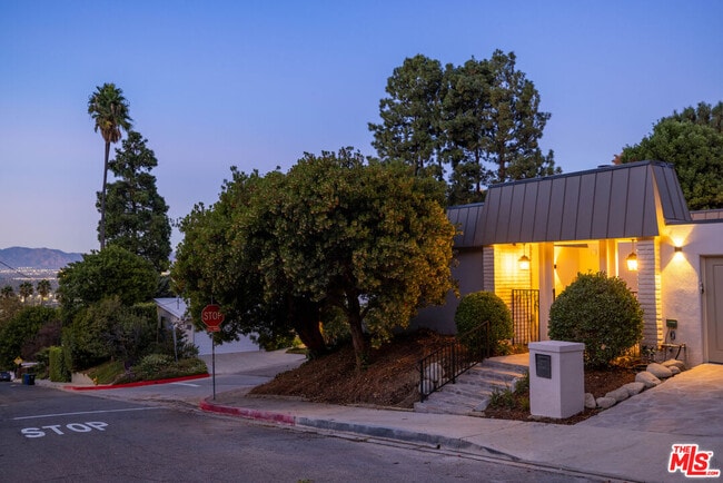 Building Photo - 3546 Weslin Ave