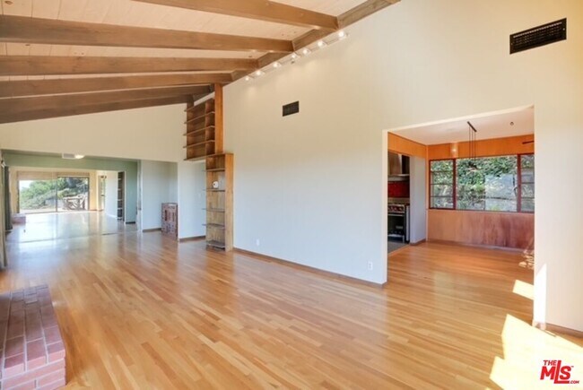 Building Photo - 112 Crestview Ln