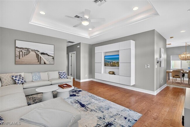 Building Photo - 740 5th Ave N