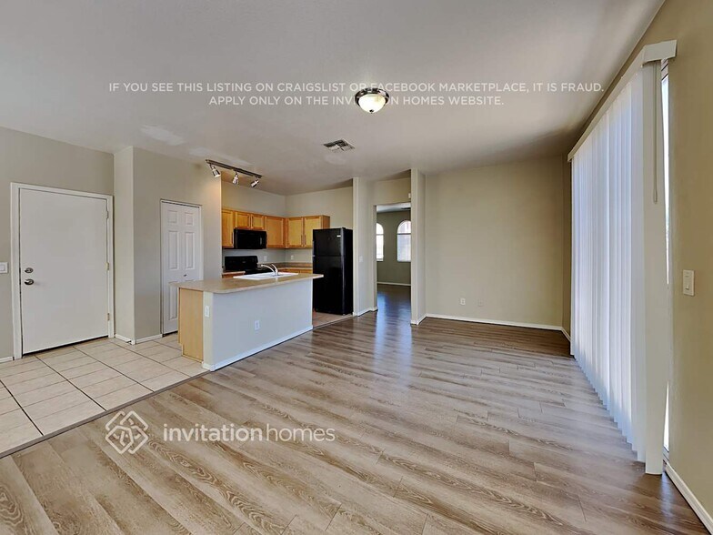 Building Photo - 1515 E Sheraton Ln