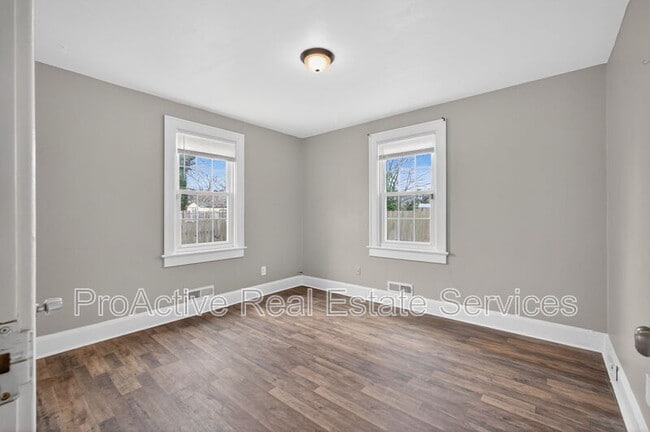 Building Photo - 108 Wright Ave