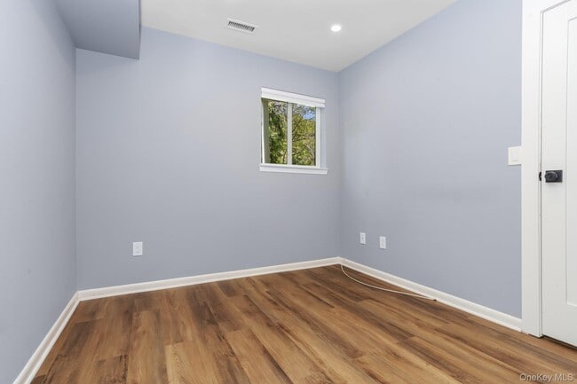 Building Photo - 301 N Greeley Ave